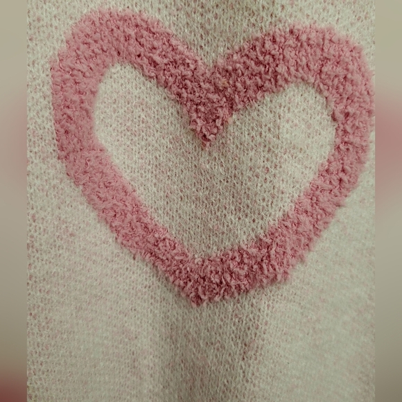 💗 Charming Pink Heart Sweater | Cozy Knit Pullover | Cute & Stylish - Picture 4 of 4